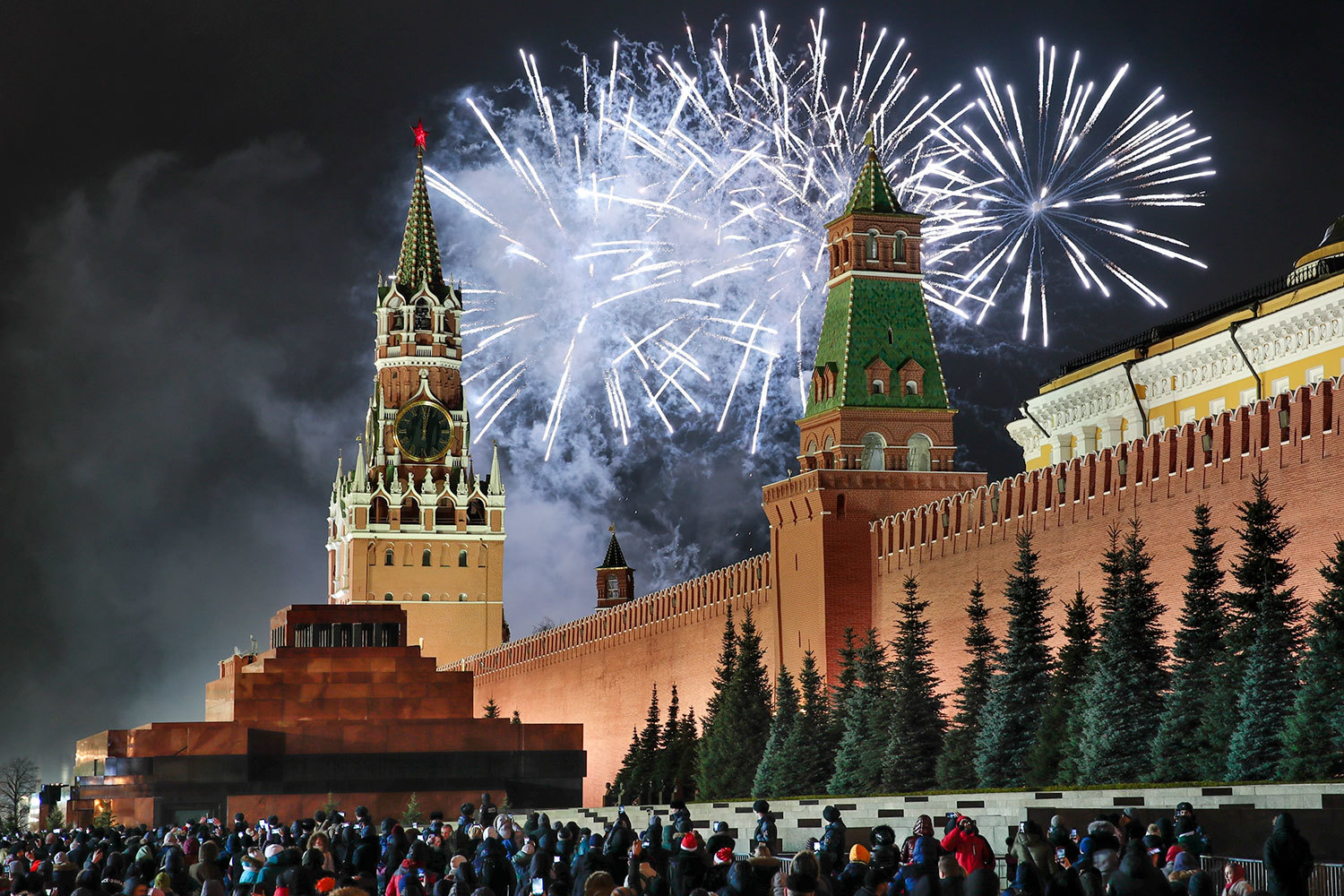 Красная площадь. Зарядье. Арбат. Встреча Нового года